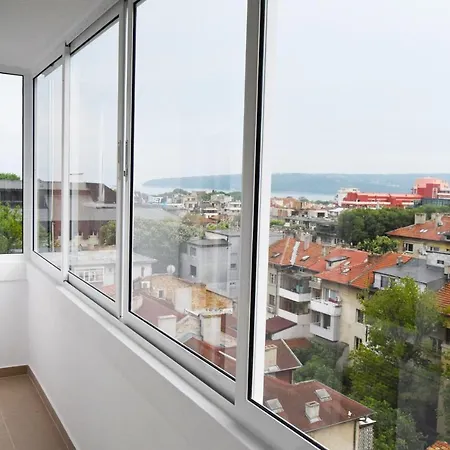 Apartment With A View *